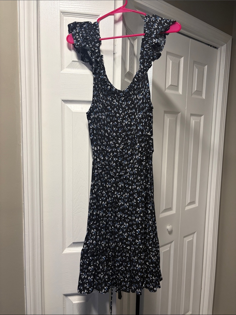 Women’s Navy Floral Ruffle Strap Dress